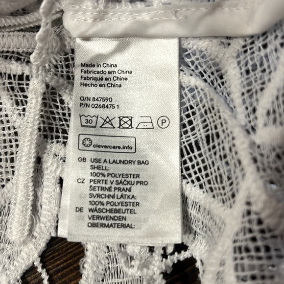 ❤️❤️SOLD❤️❤️ H&M Coachella White Crop Lace Top - Picture 4 of 7